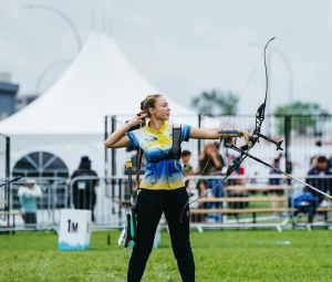 Чернівецький міський голова привітав лучницю, призерку чемпіонату світу Ольгу Чеботаренко